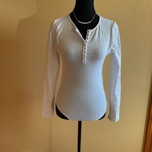 Elegant White Ribbed Bodysuit size M/L